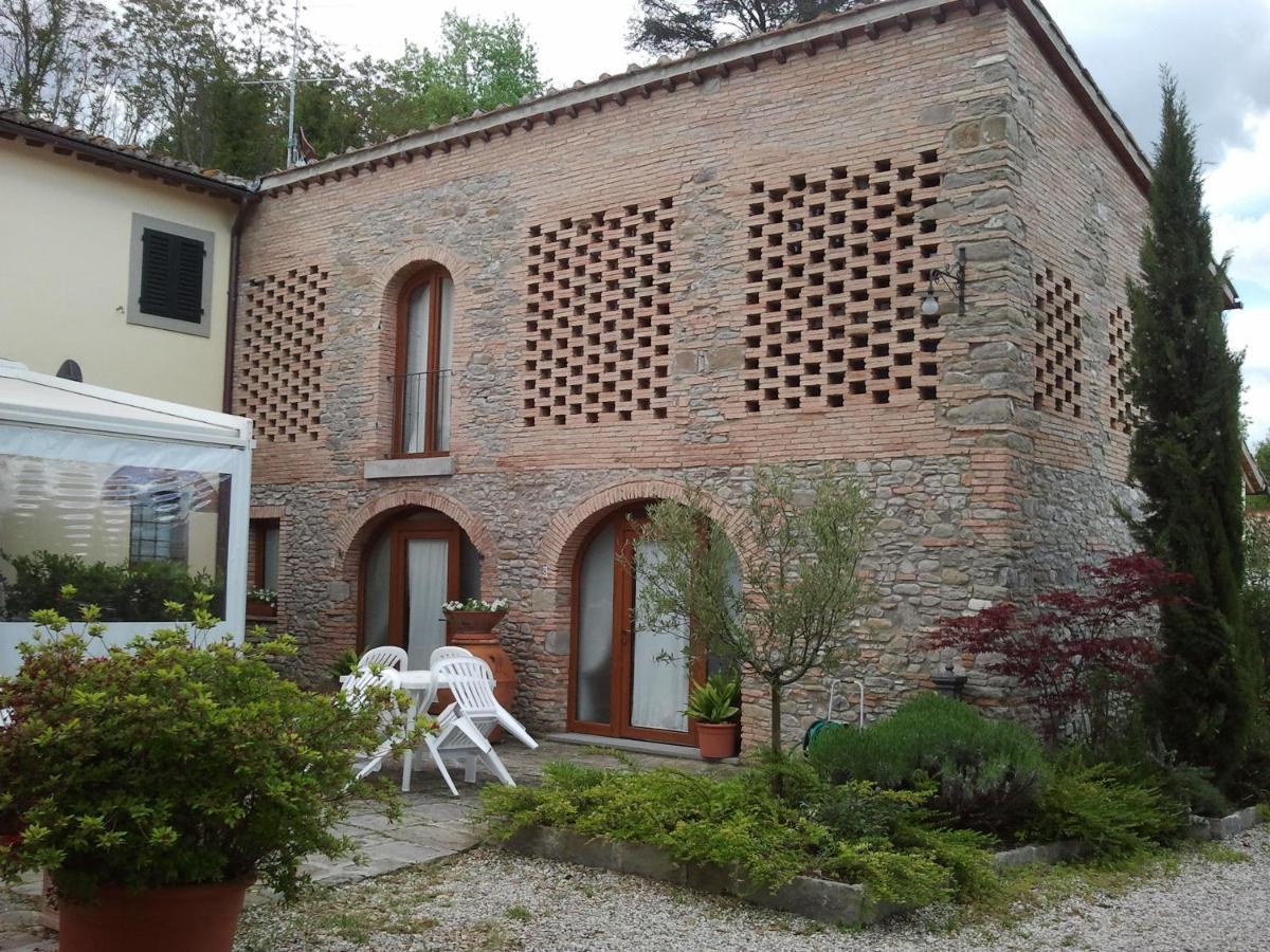 斯卡尔佩里亚 Poggio Savelli旅馆 外观 照片